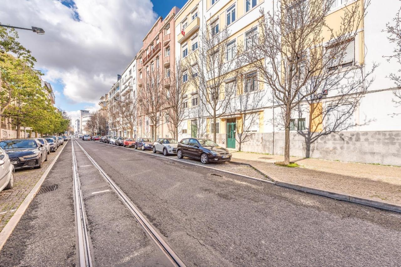 Vita Portucale ! Deluxe 3 Bedroom Apartment In Arroios Lisbon Luaran gambar