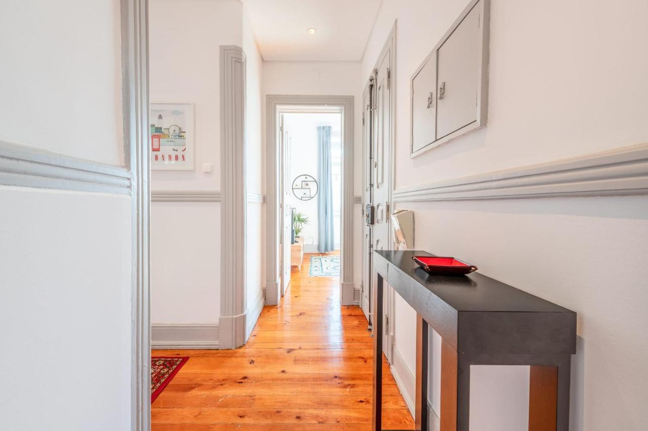 Vita Portucale ! Deluxe 3 Bedroom Apartment In Arroios Lisbon Luaran gambar
