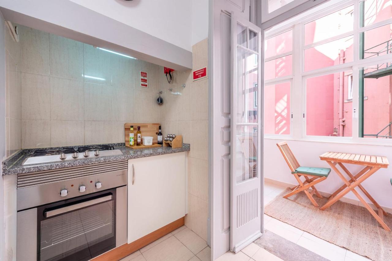 Vita Portucale ! Deluxe 3 Bedroom Apartment In Arroios Lisbon Luaran gambar