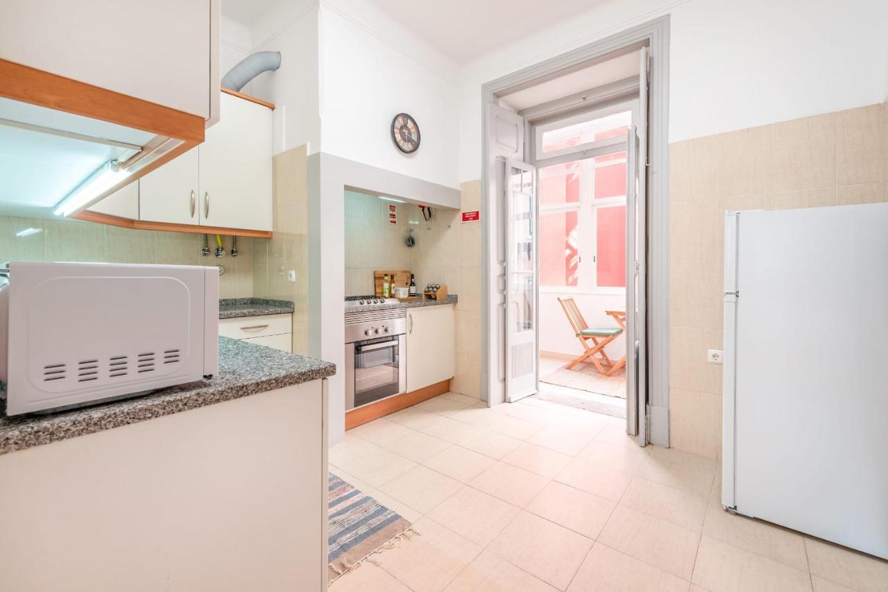Vita Portucale ! Deluxe 3 Bedroom Apartment In Arroios Lisbon Luaran gambar